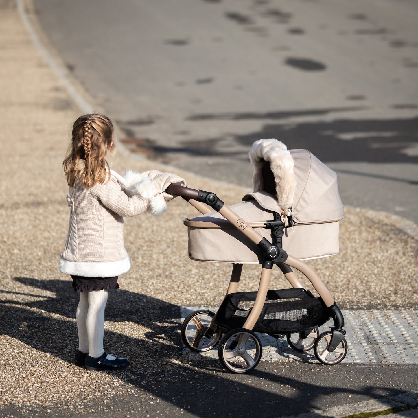 egg Dolls Pram Feather